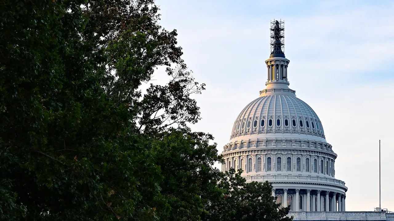 Biden, Congressional Leaders Strategize to Avert Government Shutdown