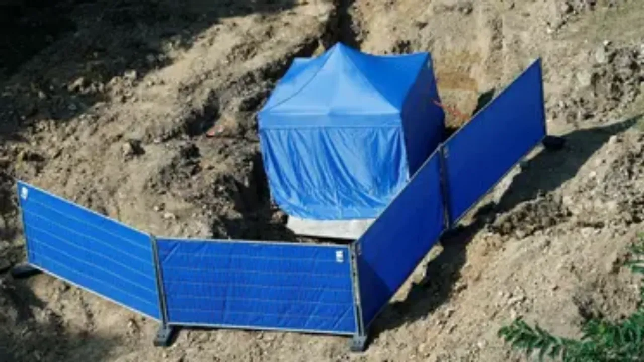 An unexploded British WWII bomb found during renovation in a university in Frankfurt, Germany, 2017. <br> Image Credit: REUTERS/Ralph Orlowski