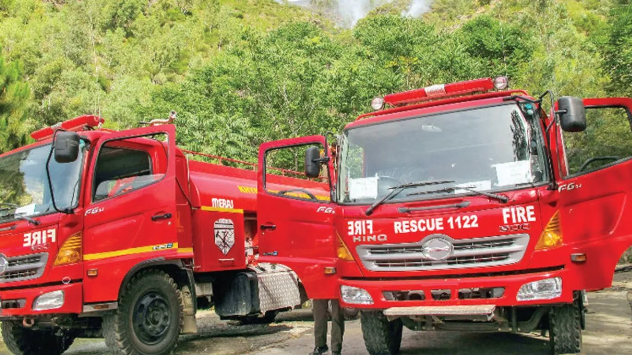 Firefighters from Rescue 1122 tackling the intense blaze near Koh Noor Chipboard Factory. Image Credit: Dawn