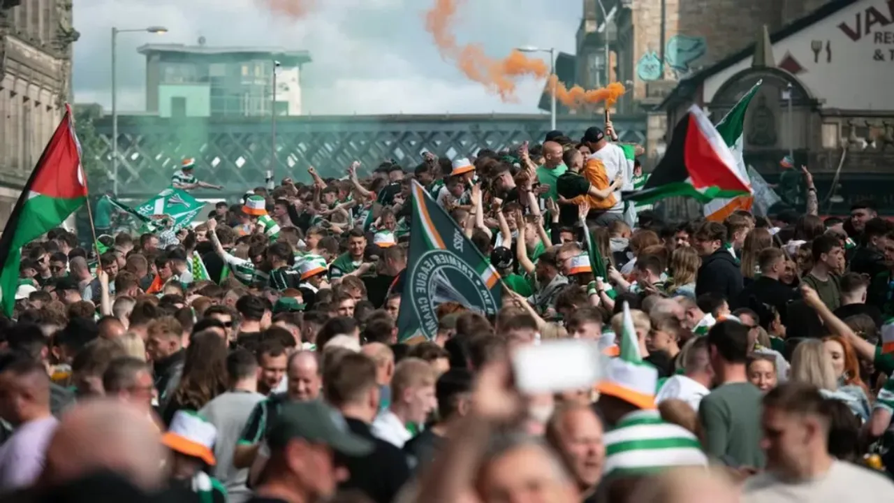 Supporters gathered at Glasgow Cross in the city centre on Saturday afternoon
<br>
Image Credit: SNS