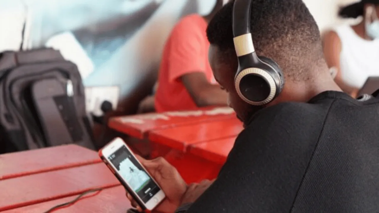 The Rising Menace of Smartphone Addiction: Implications for Health and Safety in Nigeria
