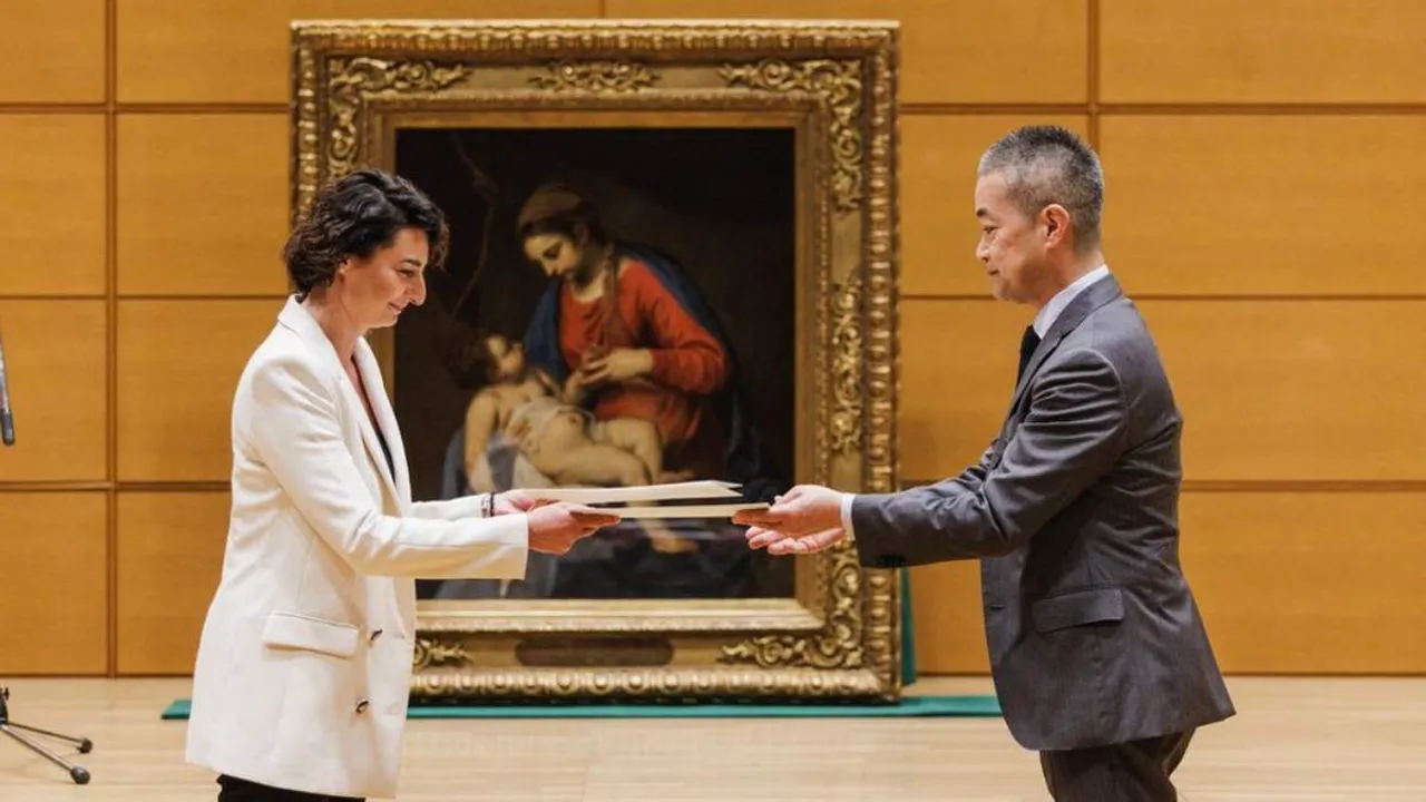 Madonna with Child painting handed over to Polish authorities during a ceremony in Tokyo on Wednesday.
<br>Image Credit: POLISH INSTITUTE IN TOKYO
