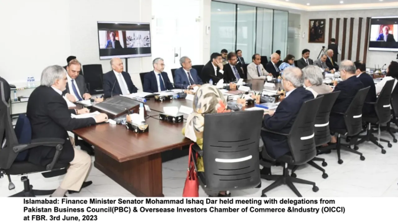 Delegates from Pakistan Business Council and Oversees Investors Chamber of Commerce meet with Finance Minister Senator Mohammad Ishaq Dar to discuss budgetary proposals for the upcoming fiscal year.

<br>
Image Credit: PID