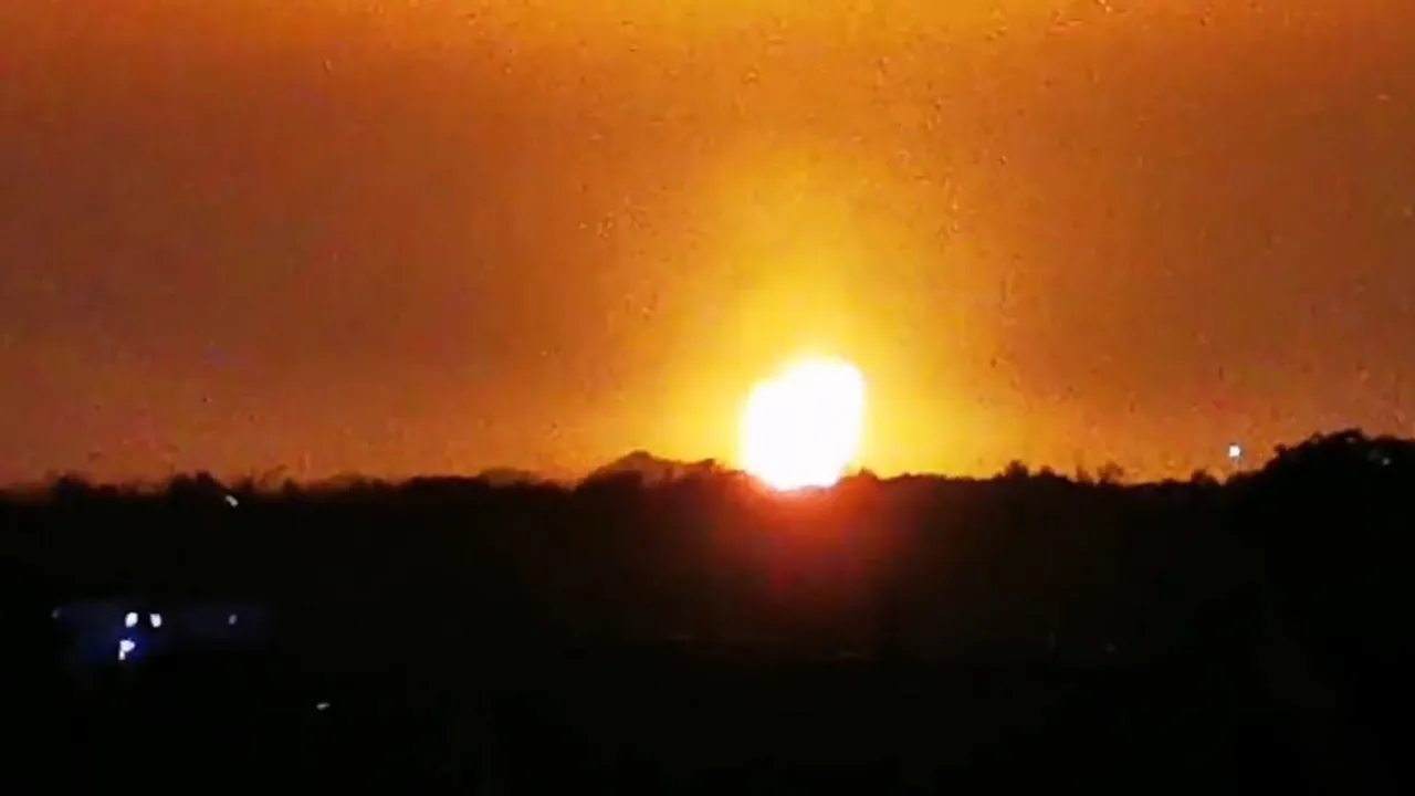 Unusual Fireball Seen Over England Lightning Strike Causes Massive Explosion at Oxfordshire Plant