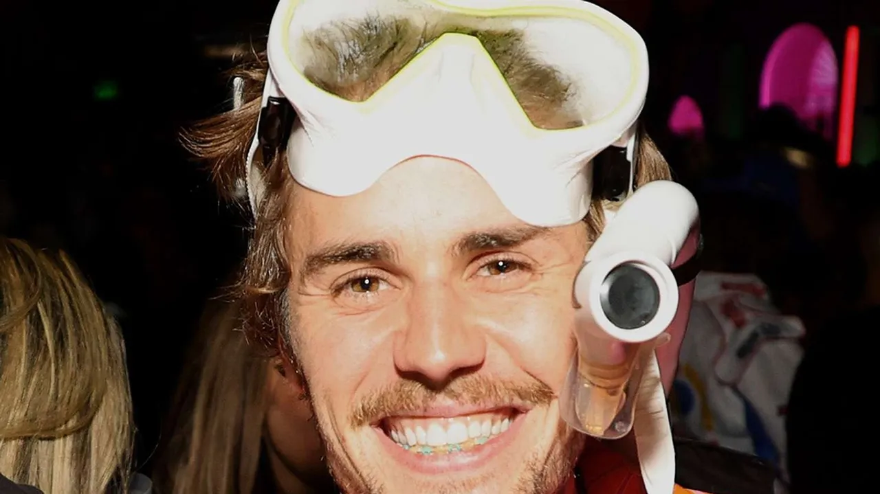 Justin Bieber's Eccentric Halloween Costume A Deep Dive into Fashion