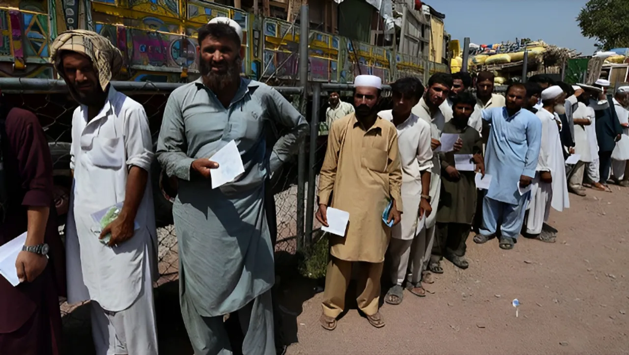 Pakistan Launches Action Against illegal Immigrants As Deadline Ends