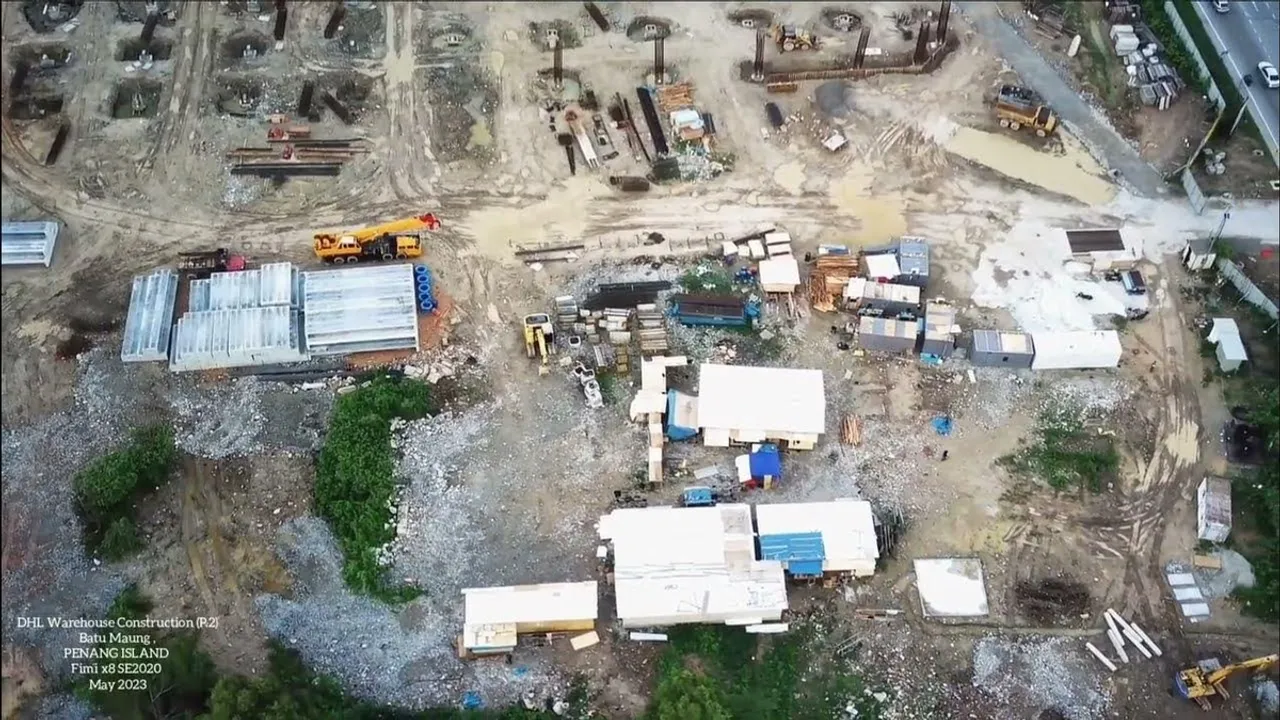 Tragic Warehouse Construction Accident in Batu Maung: Three Dead, Four Missing