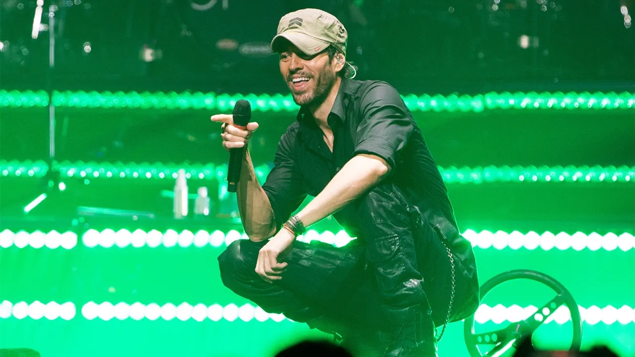 Enrique Iglesias Facing the Music on The Trilogy Tour