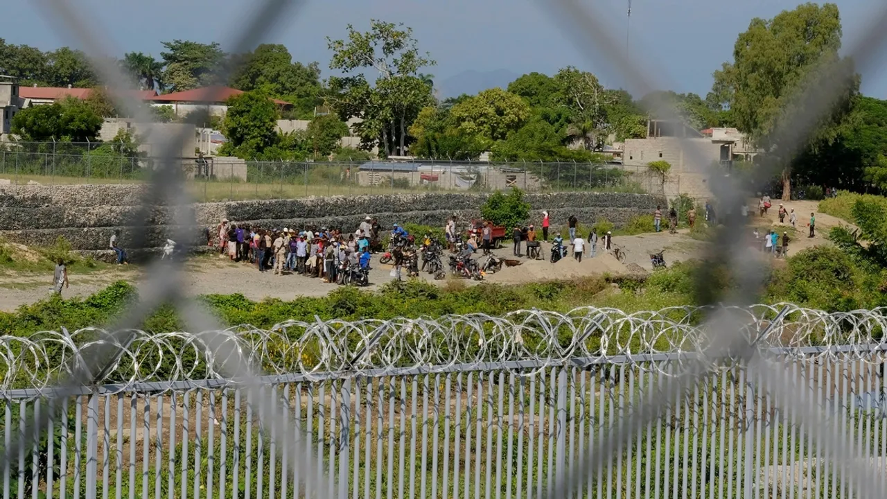 Defiant Haitians Reopen Border; Anuel's Gratitude; US Border Patrol Redirects; Al Qaeda's Revival