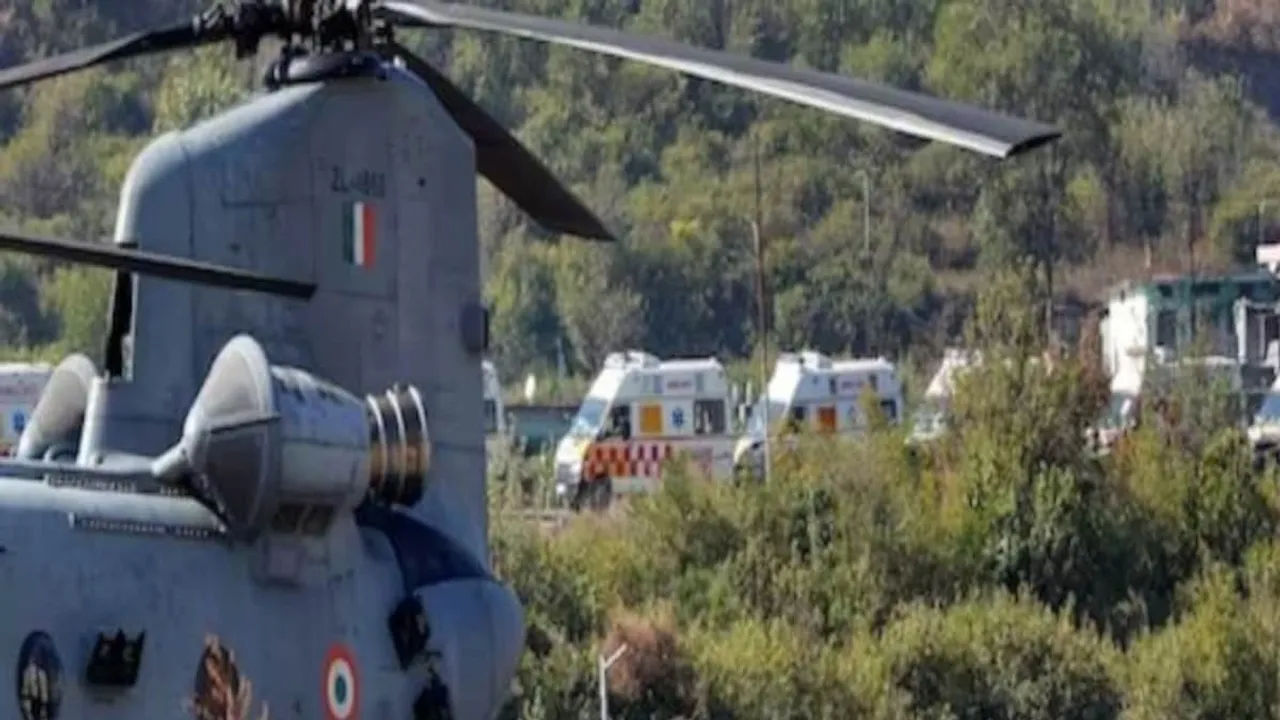 Indian Air Force's Chinook Helicopter Airlifts 41 Laborers Trapped in Tunnel to AIIMS