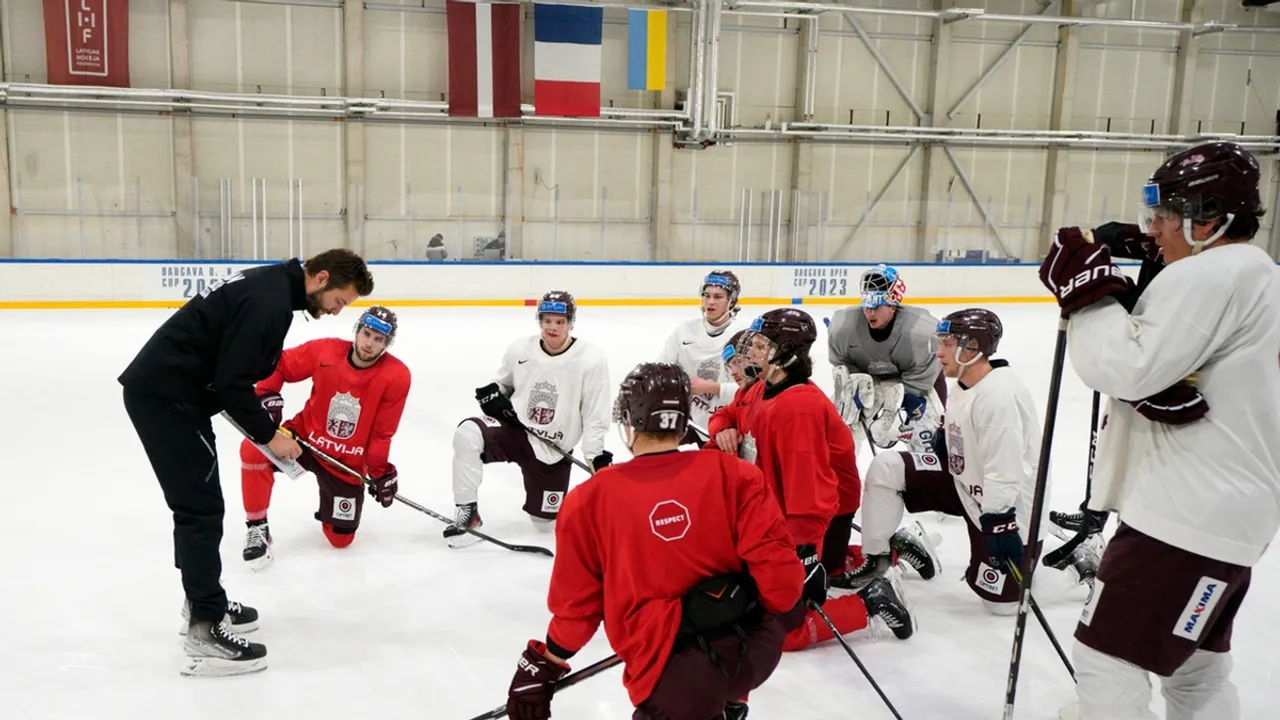 Latvian Ice Hockey Team Prepares for Exhibition Matches Against France