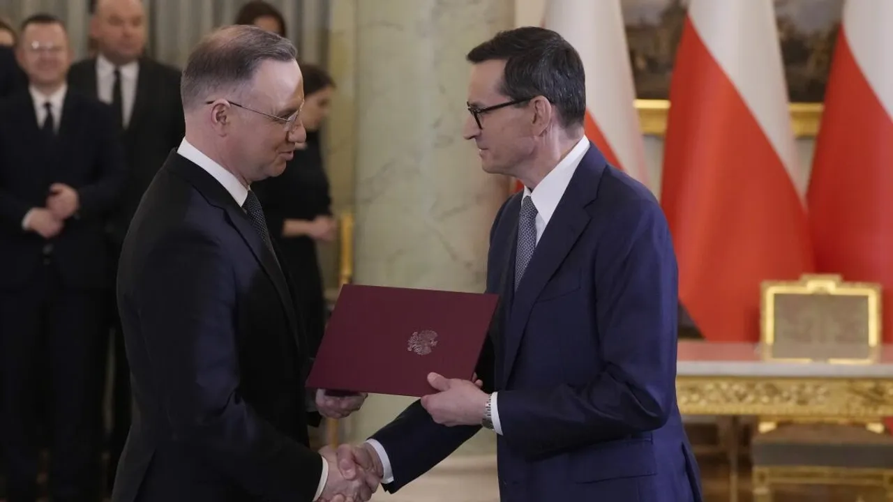 Polish Prime Minister Appeals for Focus on Key Issues Amid Confidence Vote Deadline