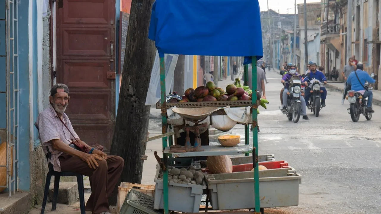 Cuba's Poverty Crisis: The Struggle with State Salaries and Pensions