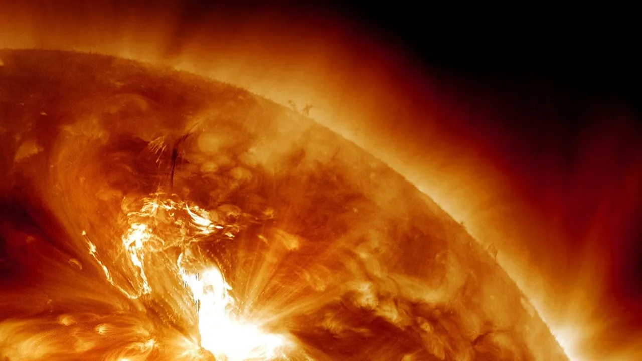Professor Warns of Solar Superstorm Threatening to Disrupt in 2024