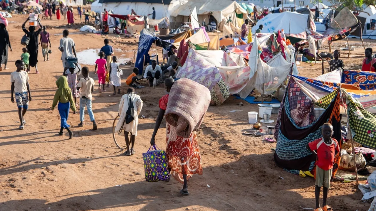 Sudan Conflict Triggers Mass Exodus to South Sudan Amid Cholera Threat