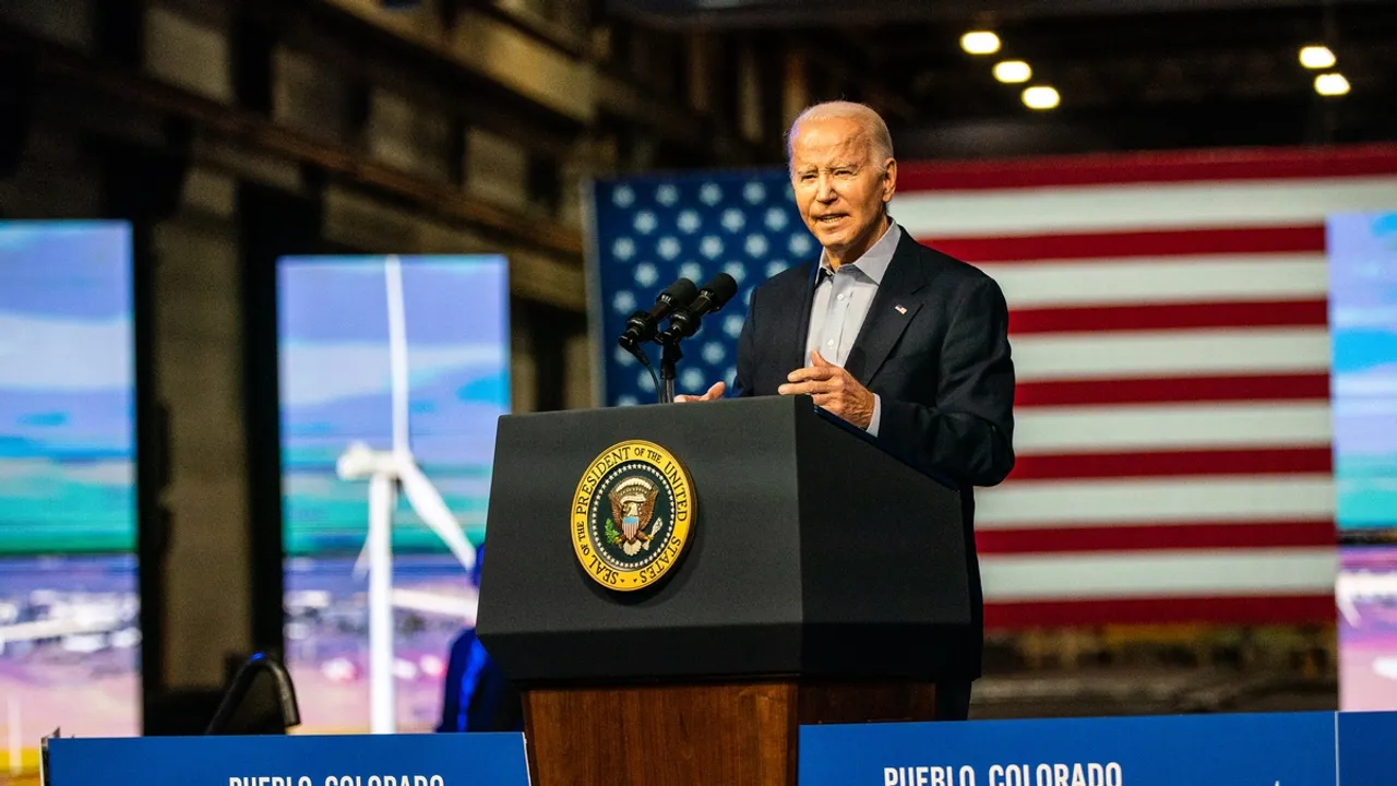 NY Times Columnist Criticizes Biden's Campaign for Poor Communication and Branding