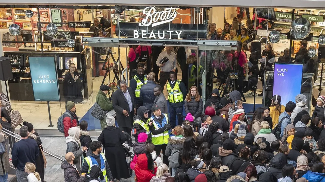 The Grand Opening of Boots Beauty Only Store Causes Overnight Queue