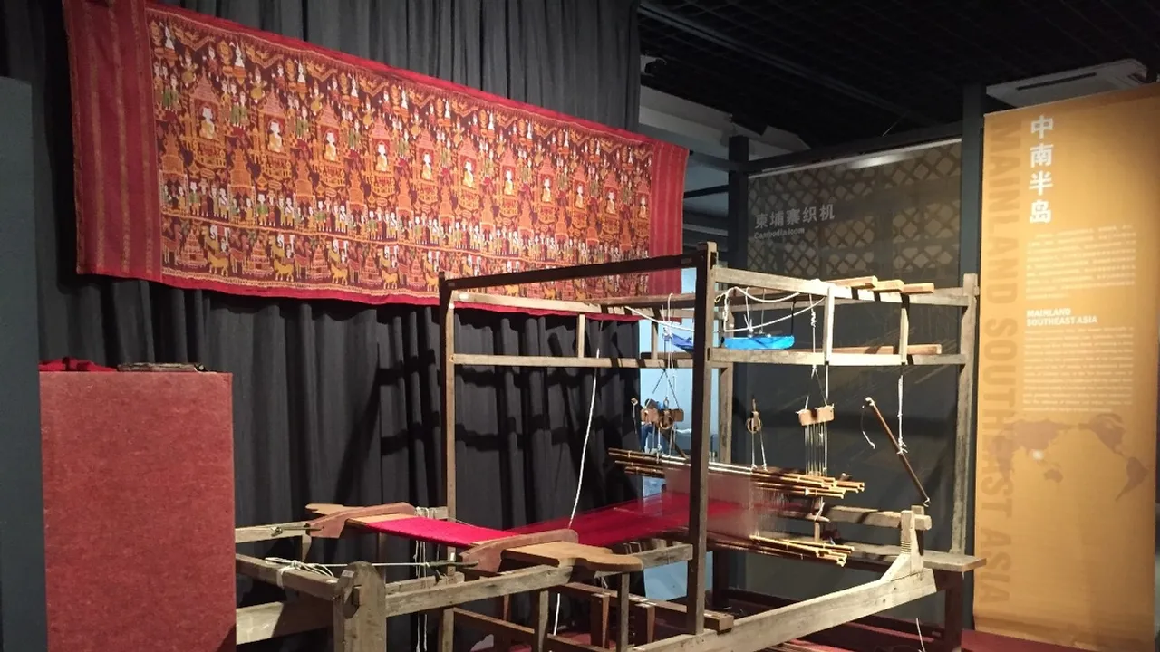 Unraveling the Allure of Silk A Chinese Silk Weaving Exhibition in