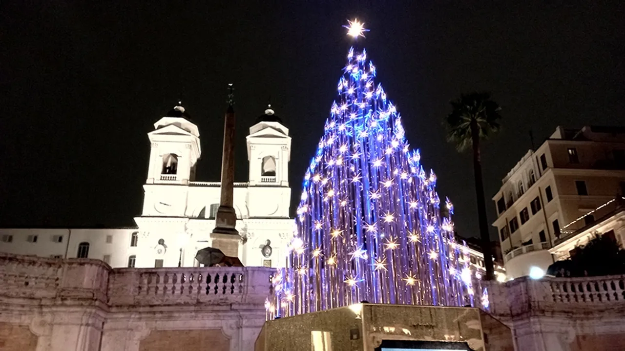 Christmas Season Commences in Rome with Traditional Tree Lighting