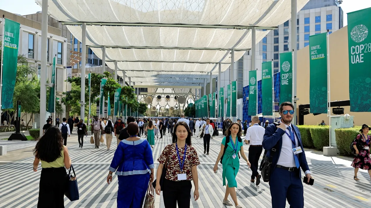 COP28: Intense Climate Negotiations Focus on Fossil Fuel Phase-Out