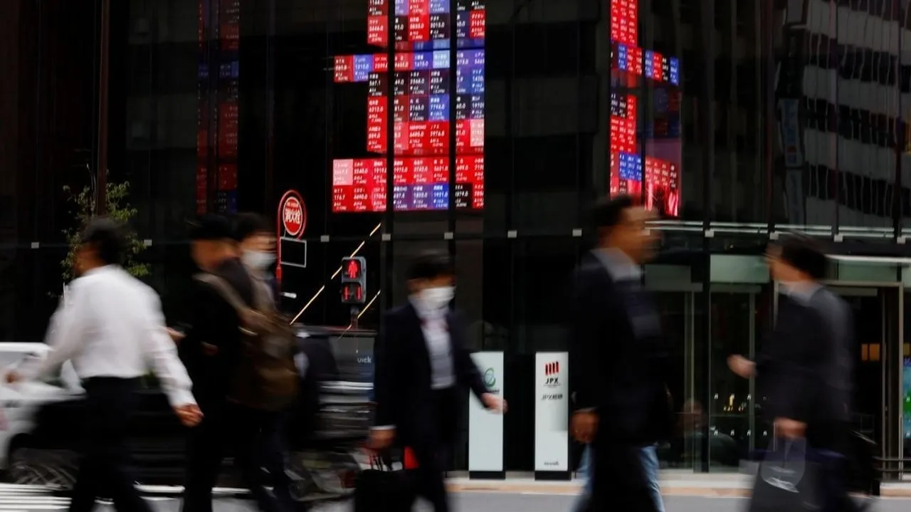 Japan's Q3 Economic Contraction May Be Less Than Estimated, Forecasts Show