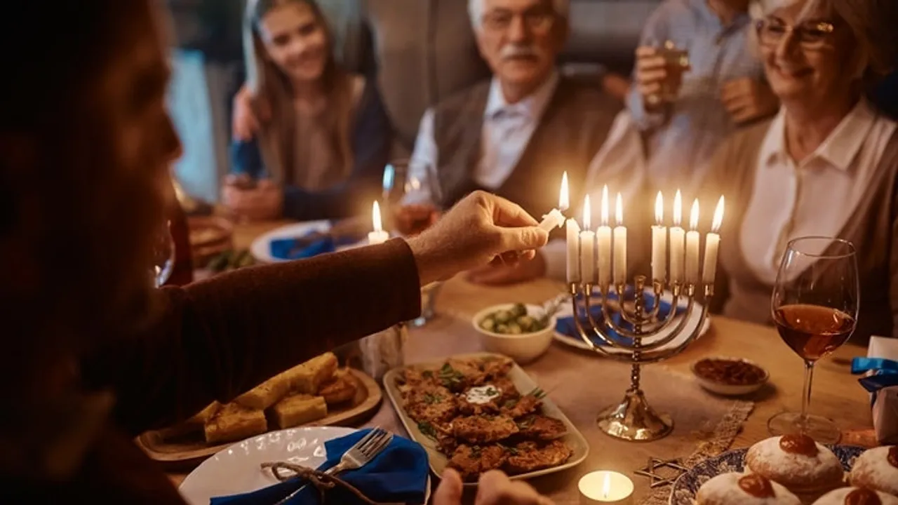 Los Angeles Jewish Community Grapples with Fear Amid Hanukkah Celebrations