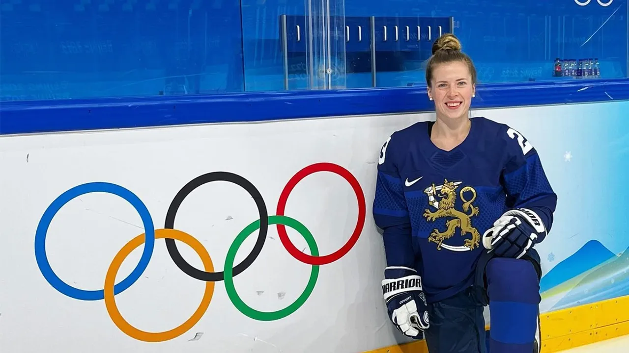 Finnish Hockey Star Sanna Hakala Paralyzed Following In-Game Accident