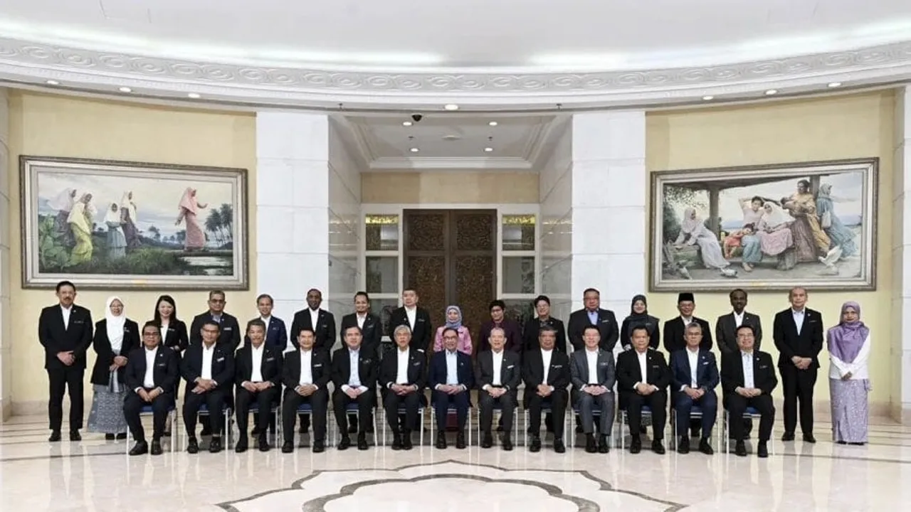 Malaysia's Unity Government Plans Cabinet Reshuffle: A Strategic Move