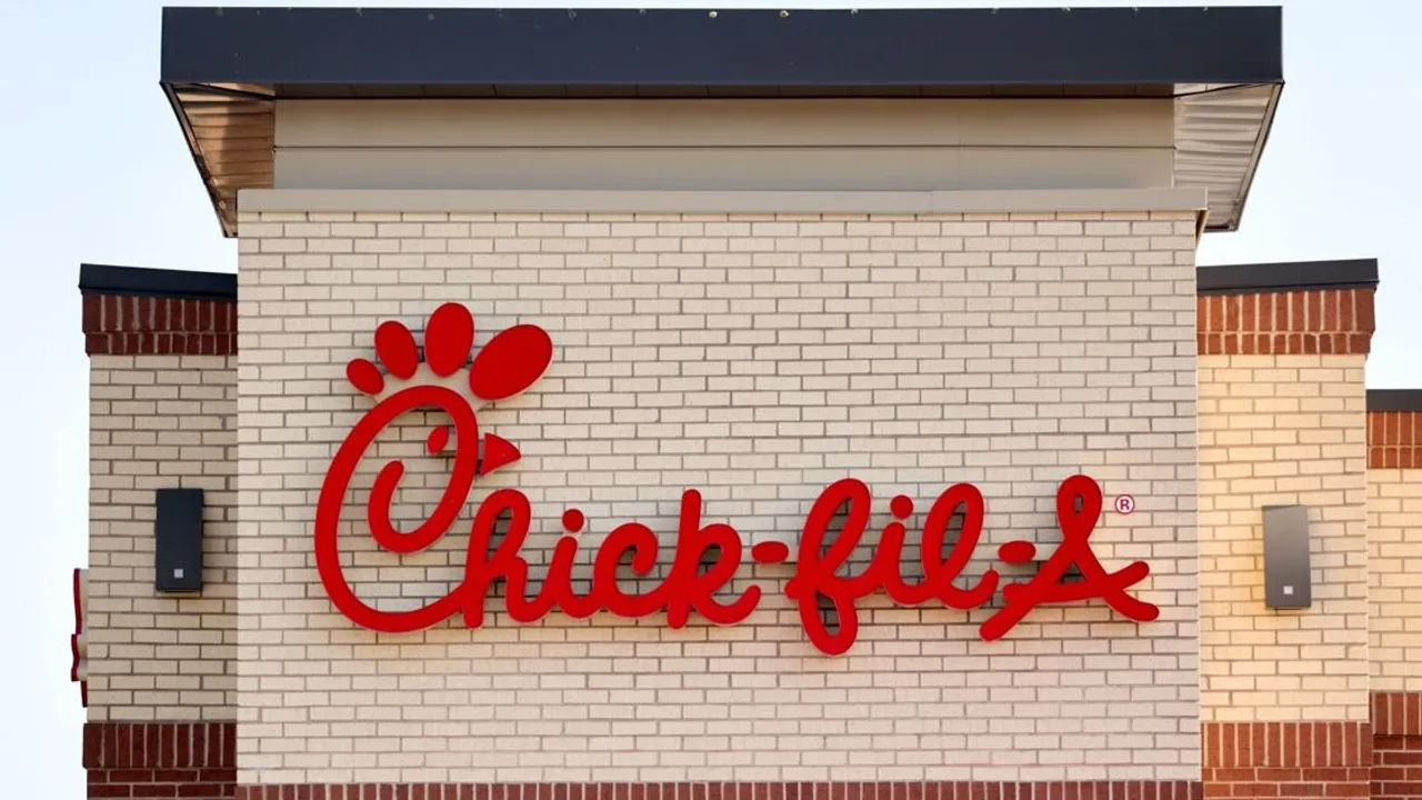 fil A #39 s Closure at Oakwood Center Signals Challenges for Malls