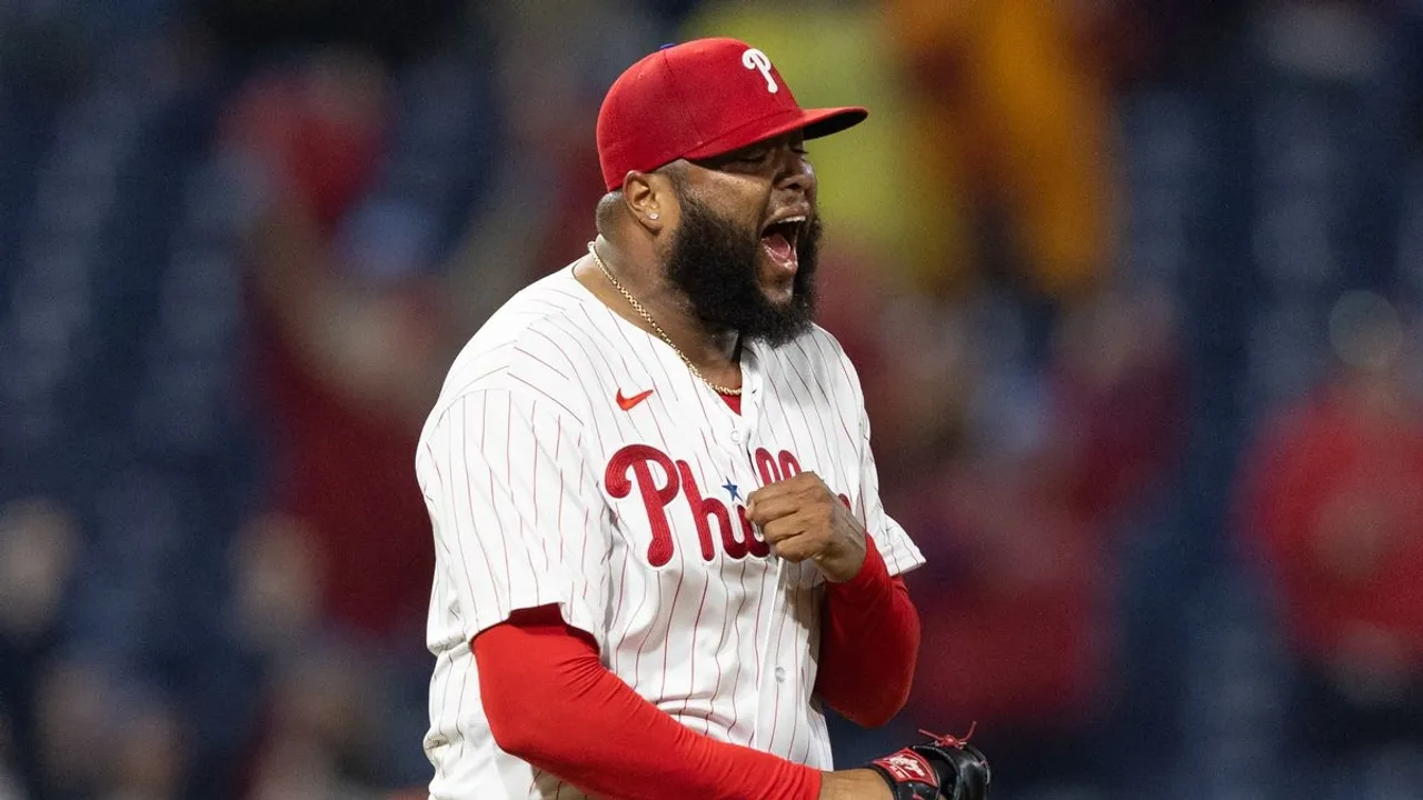 Philadelphia Phillies Eye José Alvarado for 2024 Closer Role