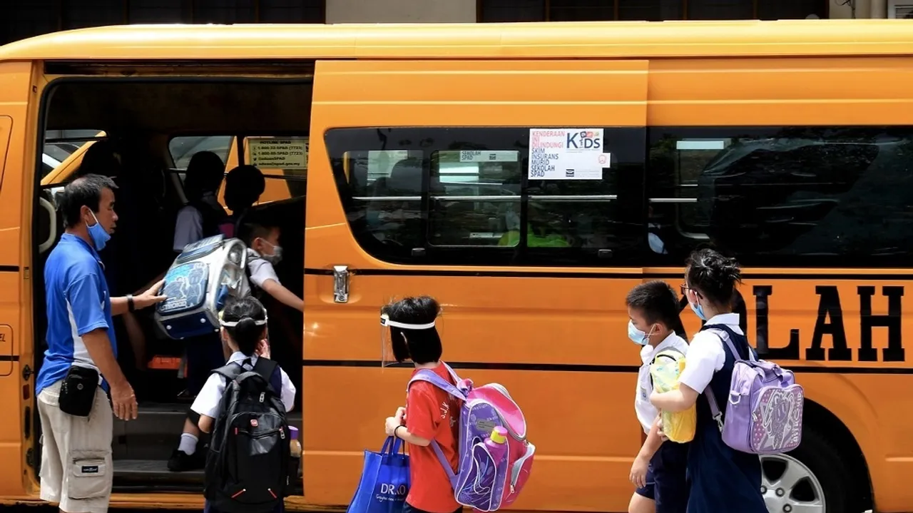 Malaysia Anticipates School Bus Fare Hike in 2024/2025 Academic Year