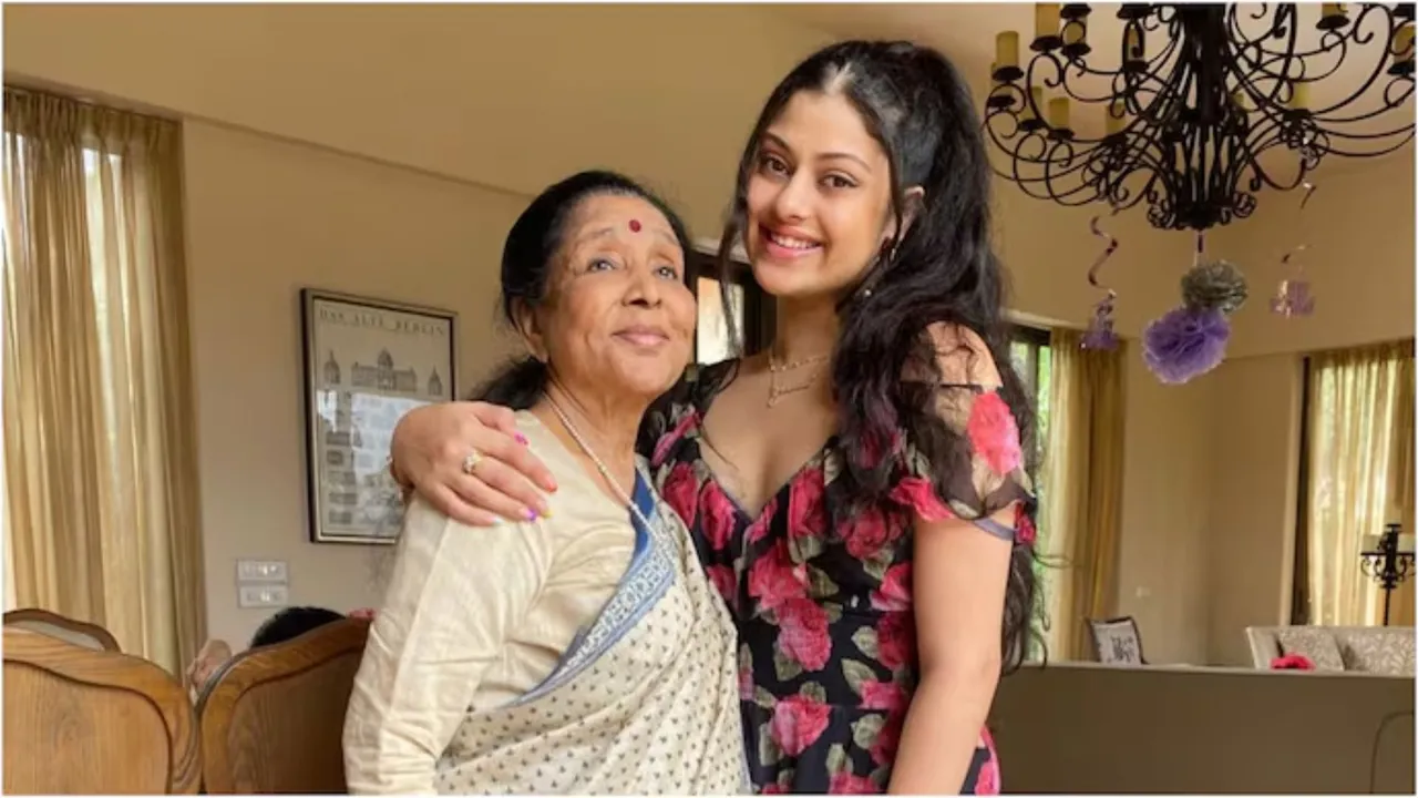 Asha Bhosle with Zanai Bhosle