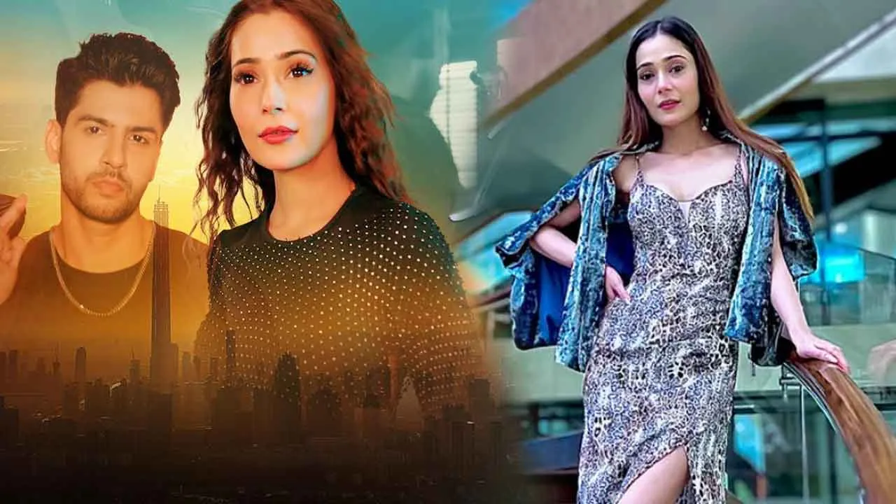 Sara Khan'''