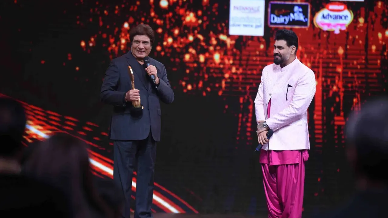 Raj Babbar surprises Aarya Babbar with a special honor at Zee Rishtey Awards 2025