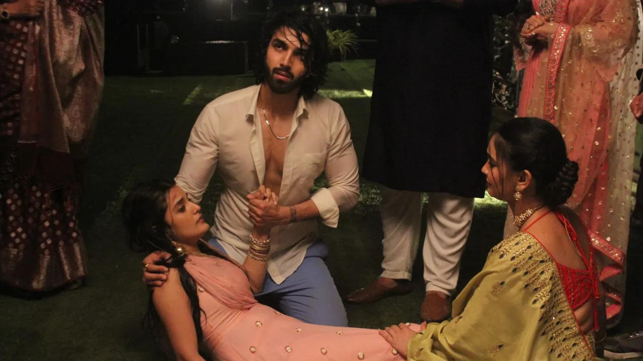 Ayushi Khurana Nails Intense Water Tank Sequence in Zee TV’s Jaane Anjaane Hum Mile