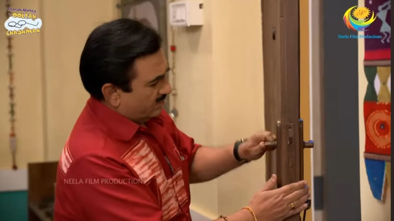 Sneak Peek of TMKOC Tonight’s Episode A stubborn door lock leaves the Gada family on edge!