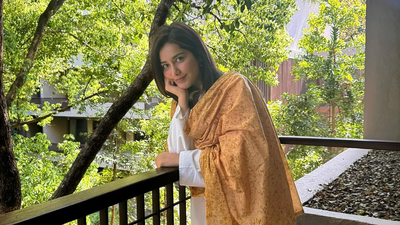 Raashii Khanna Stuns in No-Makeup Look During Nature Retreat, Fans Adore Her Glow