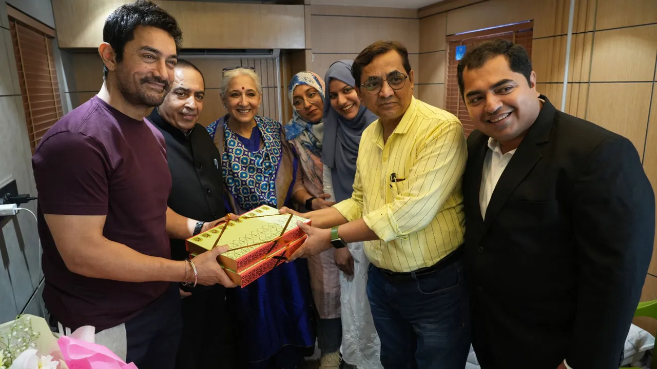 People of Kirdaar Productions spent memorable evening with Aamir Khan