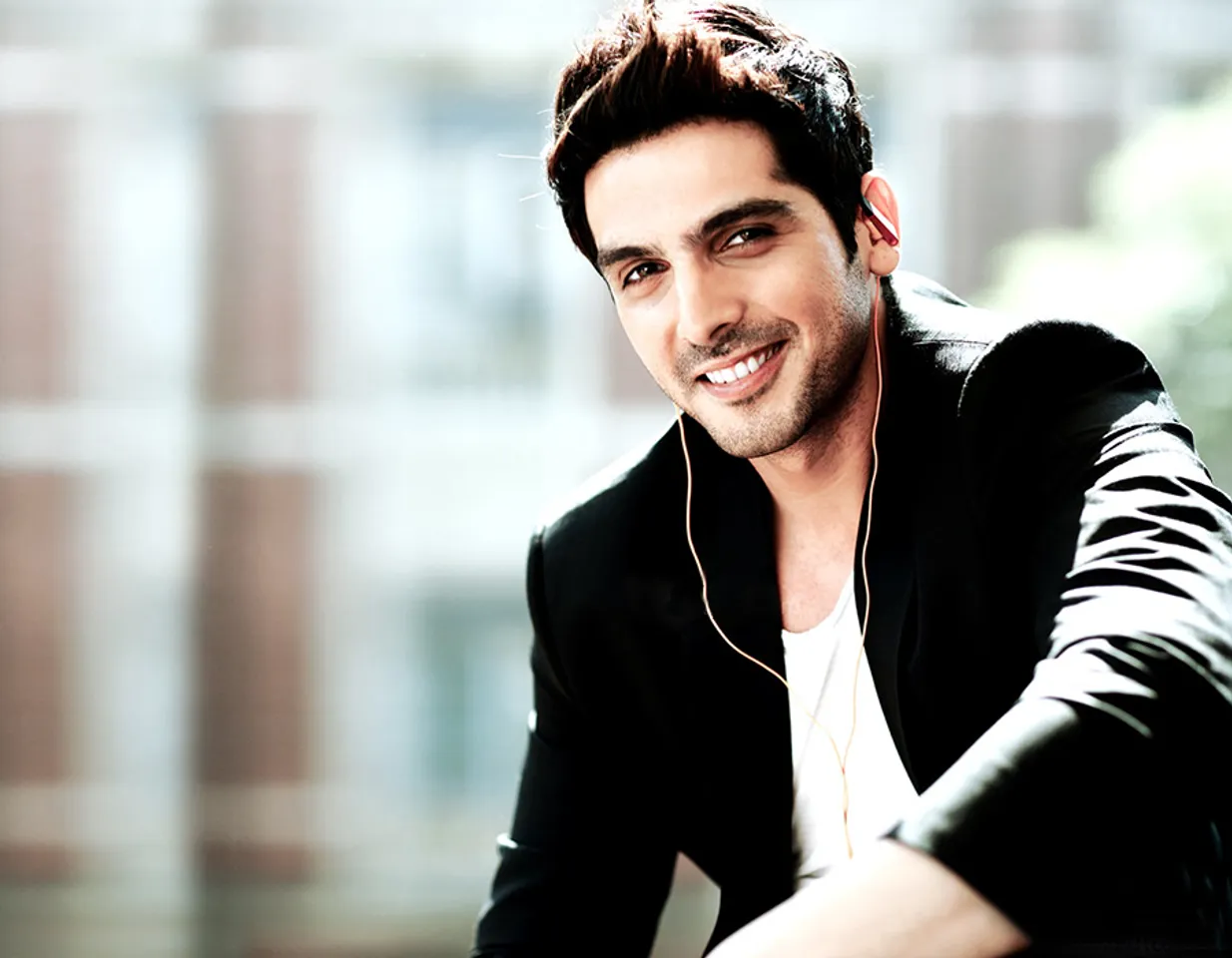 ZAYED KHAN TO MAKE HIS TELEVISION DEBUT