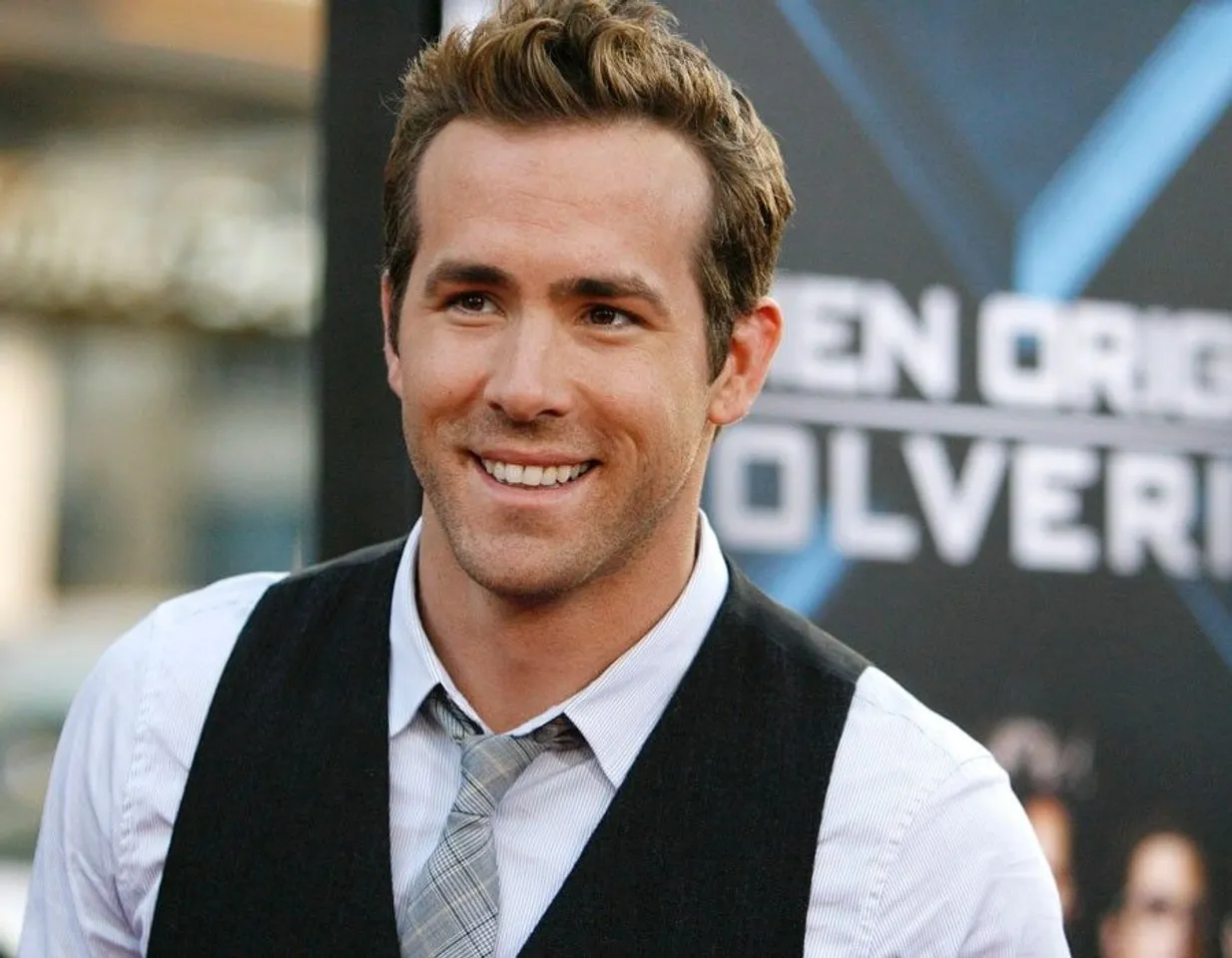 13 HILARIOUS TWEETS BY RYAN REYNOLDS THAT PROVE HE'S THE COOLEST DAD ON THE PLANET