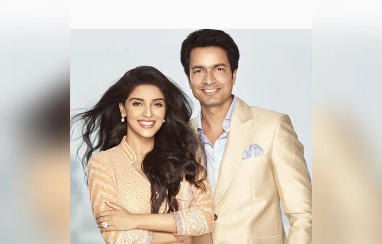 ASIN TURNS MOTHER, GIVES BIRTH TO A BABY GIRL!