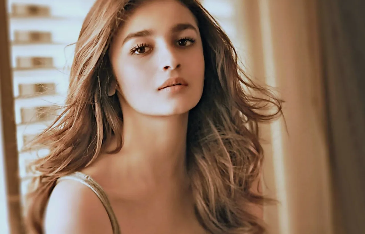 ALIA BHATT SHARES HER EXPERIENCE ON WORKING WITH AMITABH BACHCHAN