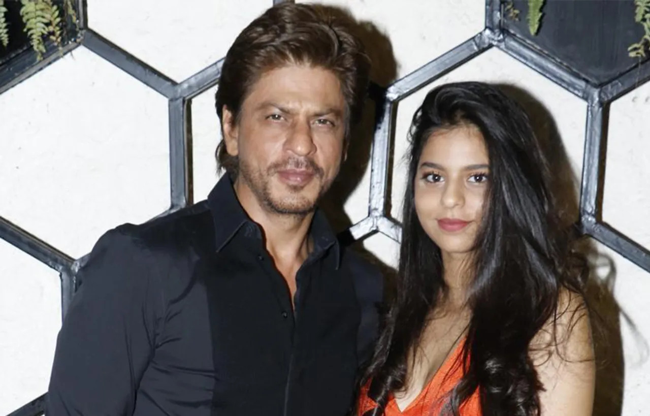 SHAH RUKH KHAN’S DAUGHTER SUHANA KHAN CHILLS IN THE POOL WITH A FRIEND, SEE PIC