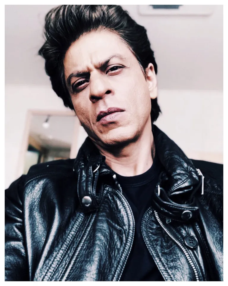 SHAH RUKH KHAN SHARES HIS MOST FASHIONABLE LOOK