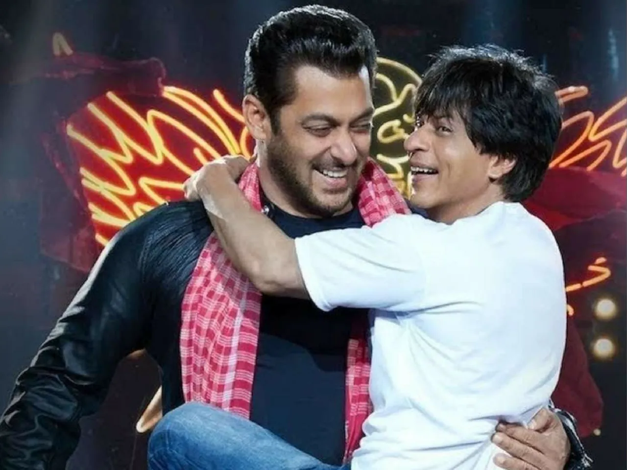 Netizens Celebrate the Friendship between the Two Khans With A Series Of Hilarious Memes