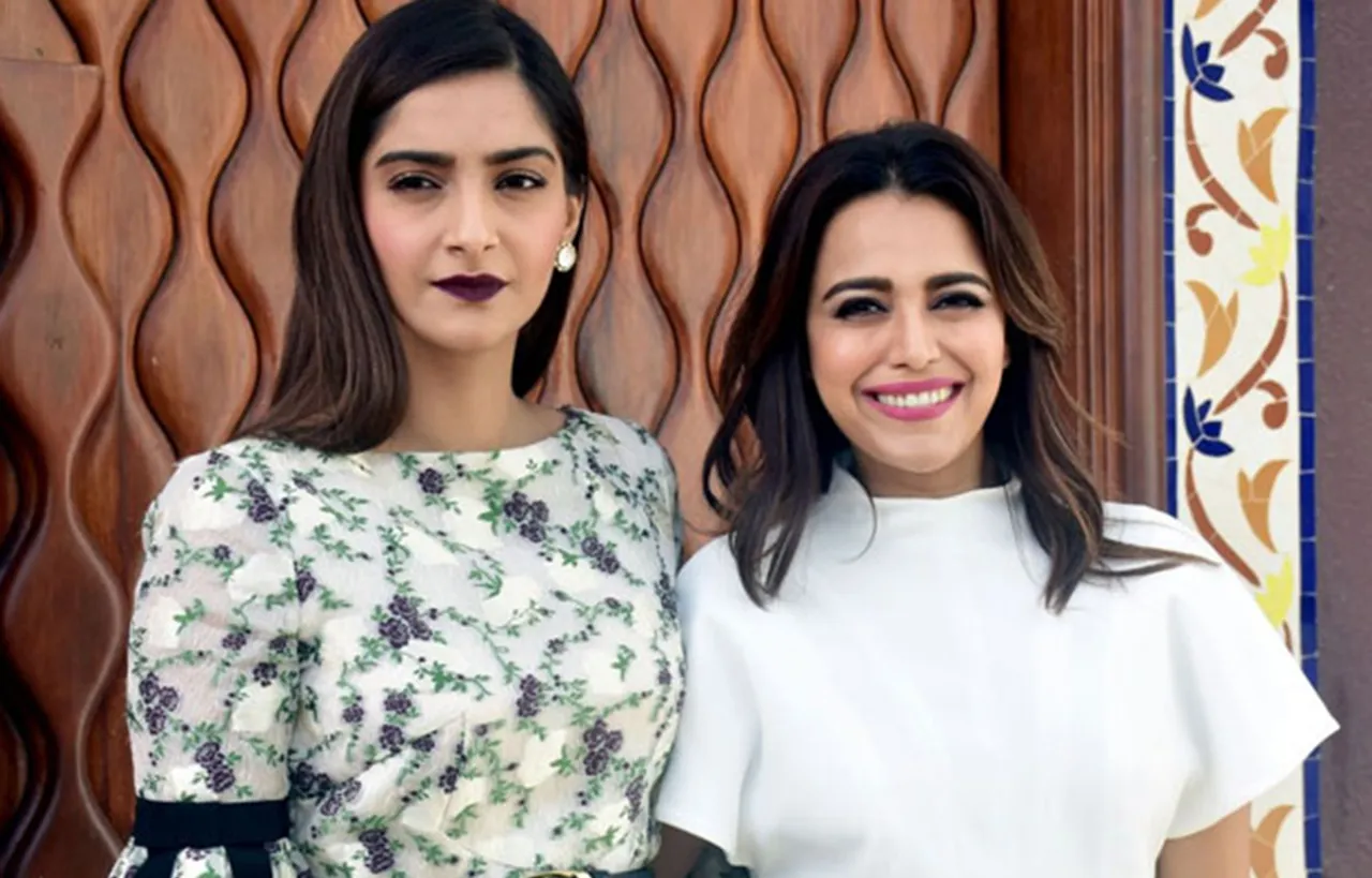 VEERE SONAM KAPOOR LENDS SUPPORT TO SWARA BHASKAR