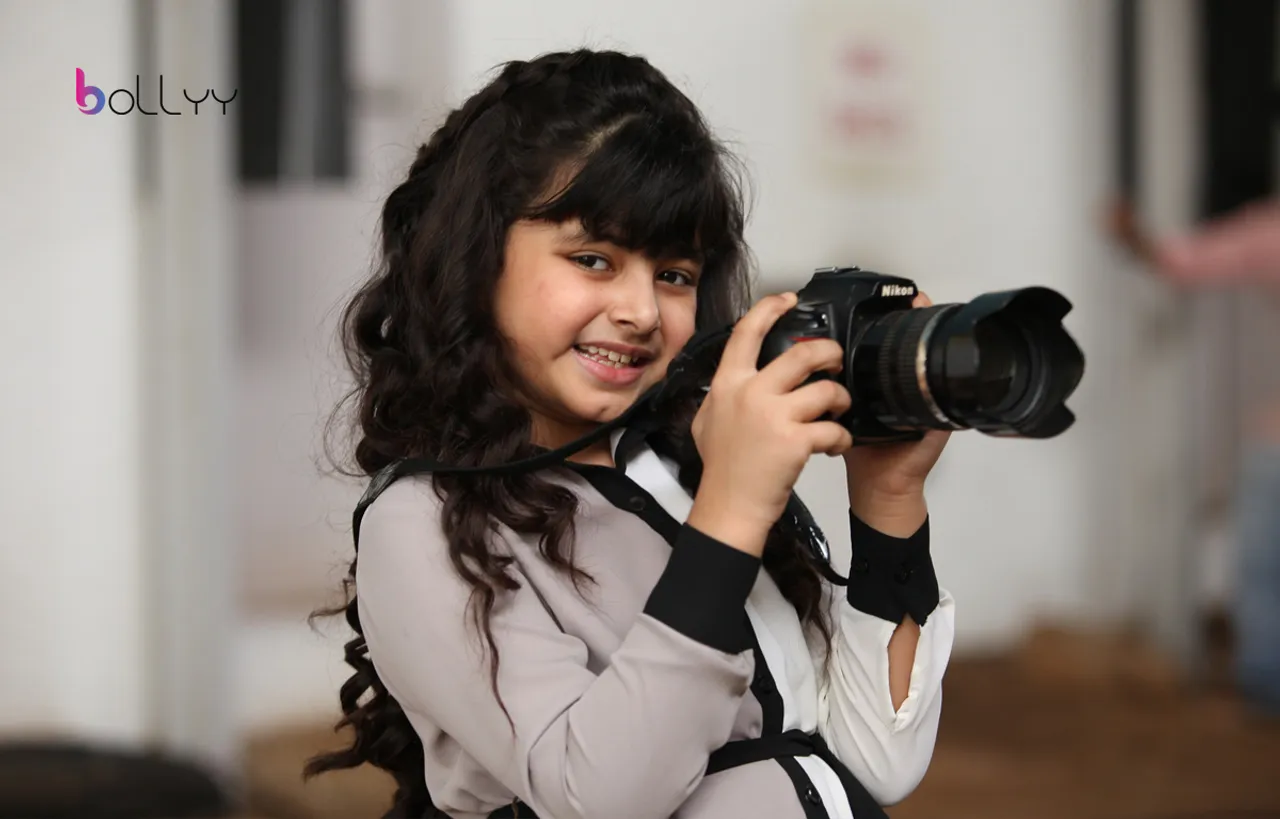 MYRA SINGH LEARNS PHOTOGRAPHY