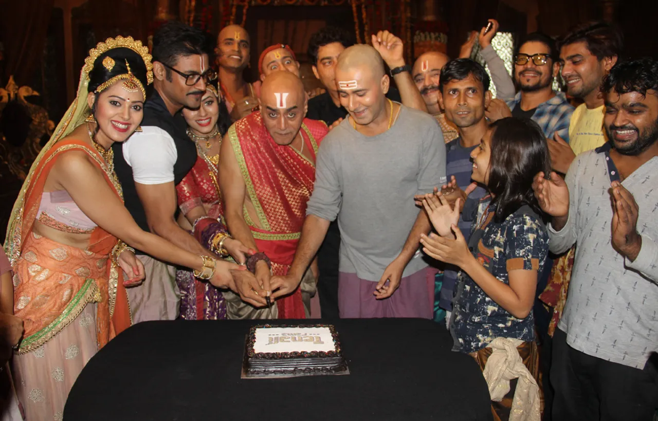 Sony SAB’s Tenali Rama completes one year, cast and crew celebrate on the sets