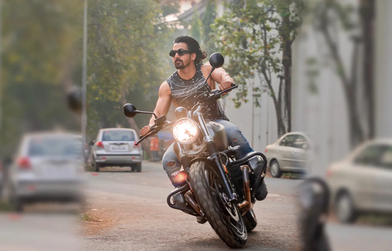 Harshvardhan Rane’s fan drives for 20 hours to meet him in Russia!