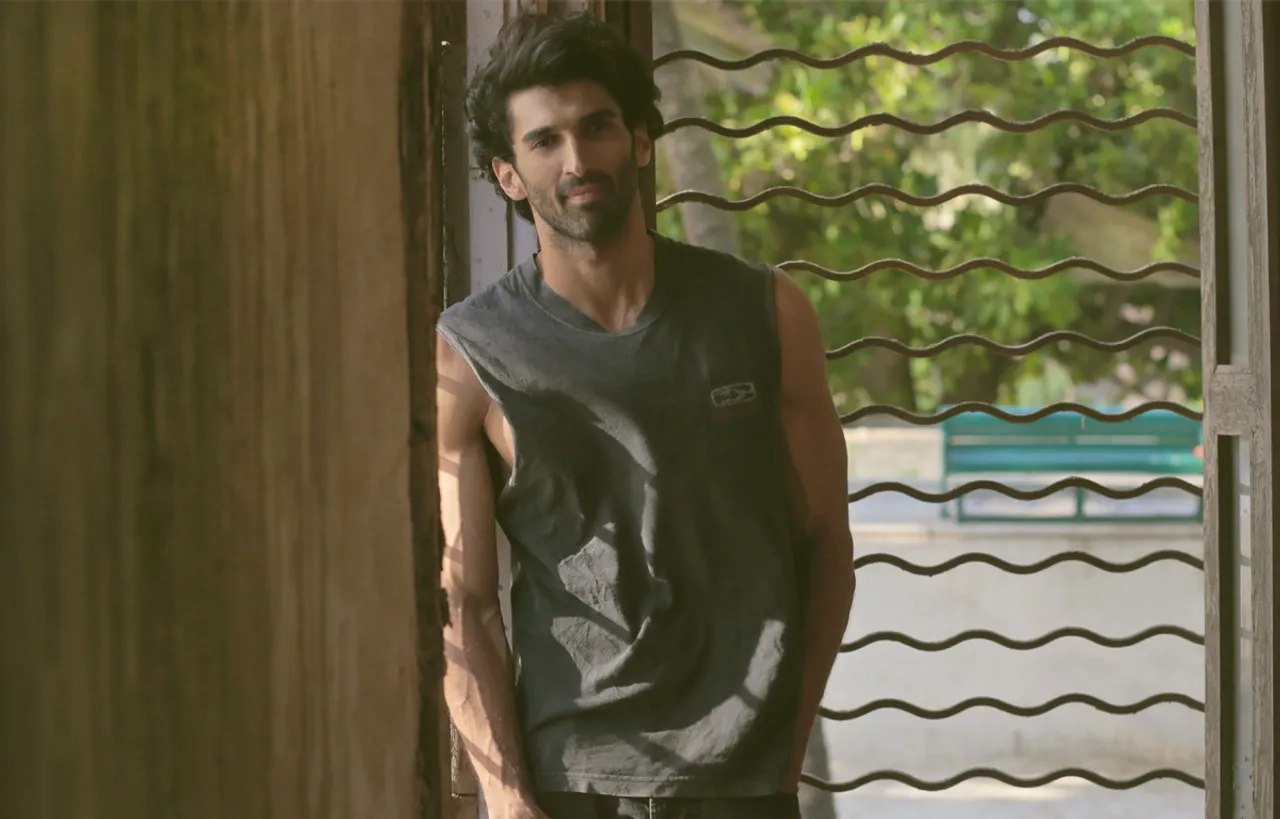 Aditya Roy Kapur reads up on Indian history as part of his prep for Kalank !